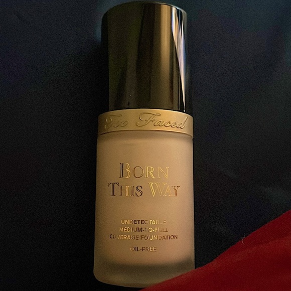 Brand new, wrong shade for me. Can’t toss out cause it’s expensive. - Picture 1 of 2